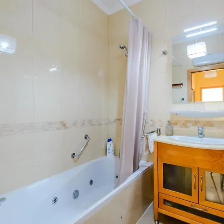 Apartmán Homes Ocean View With Lovely Terrace, 2 Swimming Pools & Tennis Court